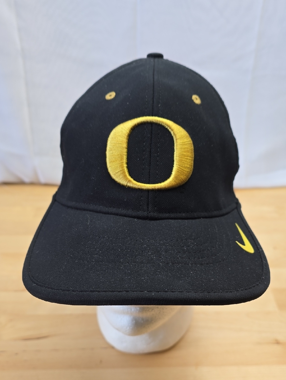 NWT Dri-Fit Nike Coaches Cap w/ Embroidered Yellow Oregon Ducks Logo & Swoosh